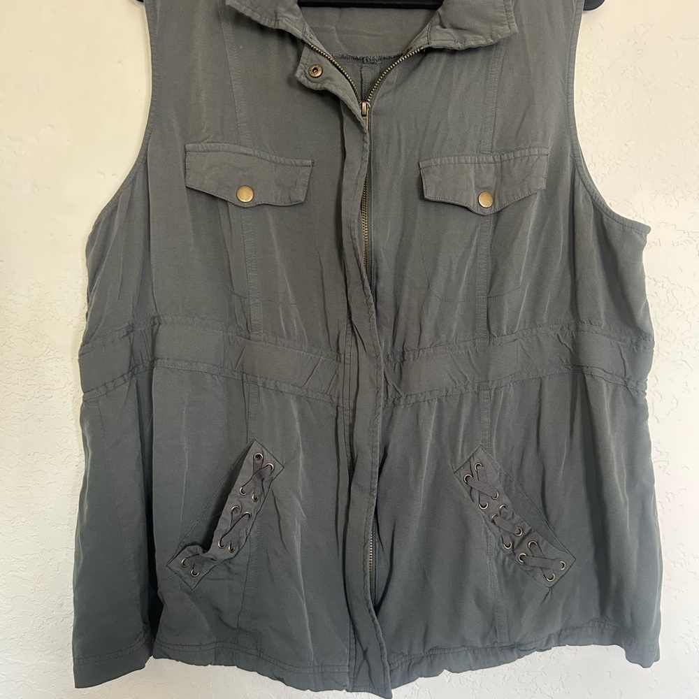 Maurices Charcoal Women's Vest